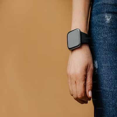 The Application of Wearable LCD Display in Health Monitoring